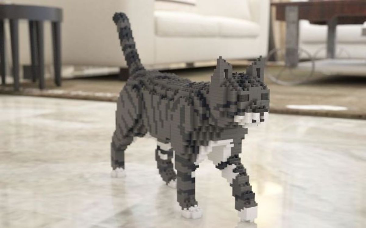 gatto-in-lego-bianco-e-grigio