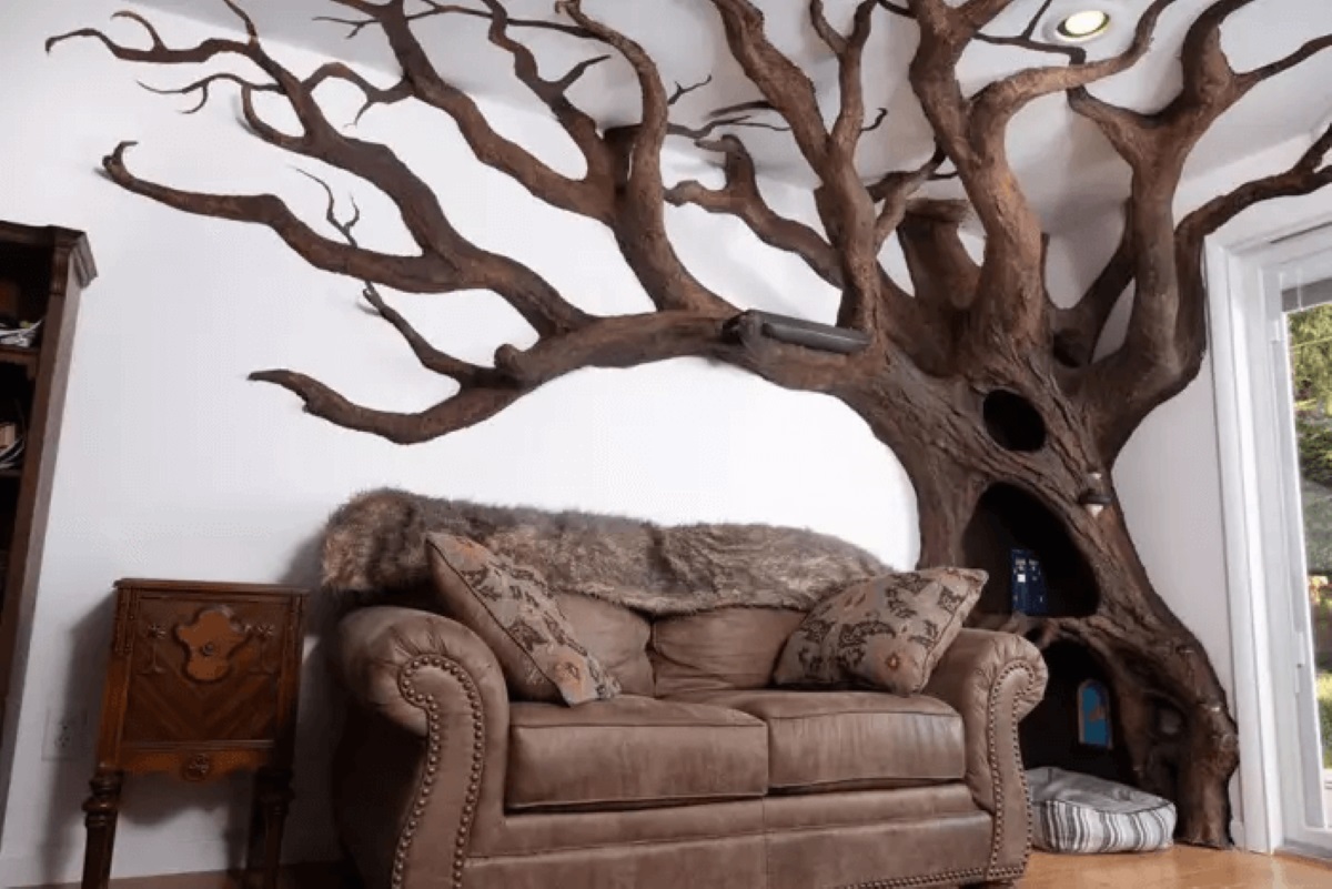 albero-in-una-casa