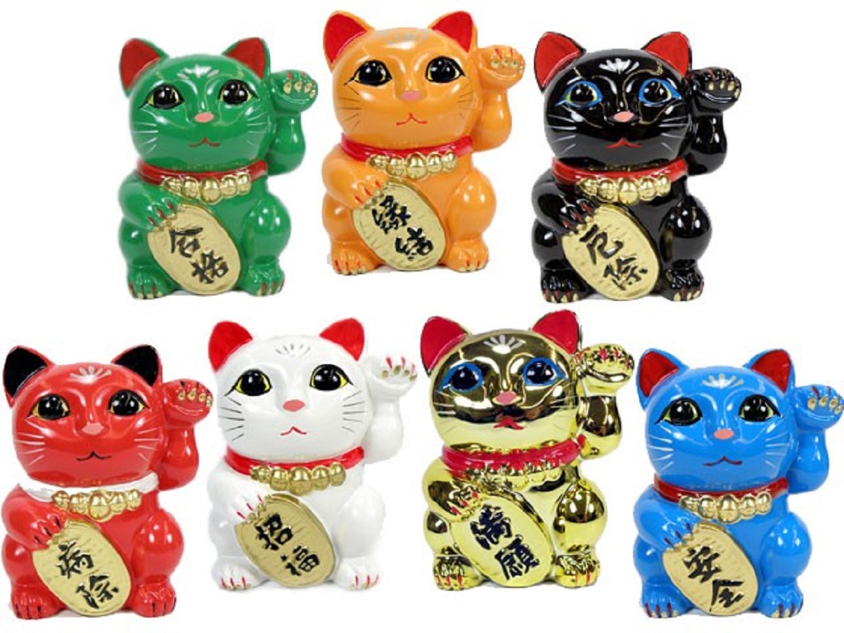 maneki neko diversi colori