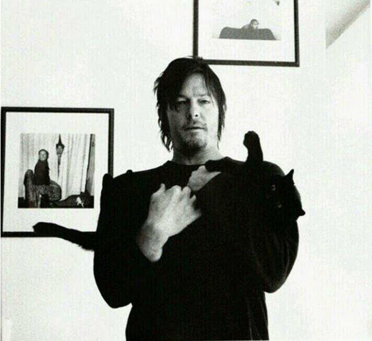 norman reedus con gatto nero