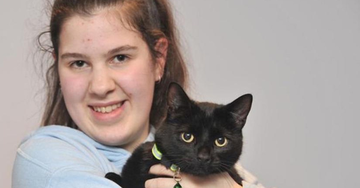 Jazz, il gatto che ha riabbracciato i proprietari dopo 15 mesi