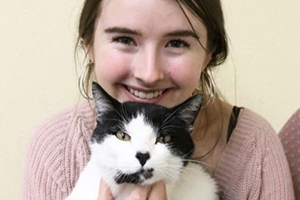 Gatto con la proprietaria