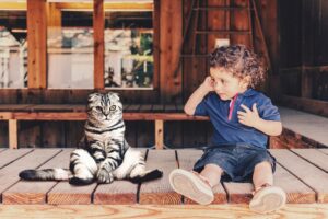 6 foto che ti faranno esclamare: “prenderò un gatto per i miei figli”