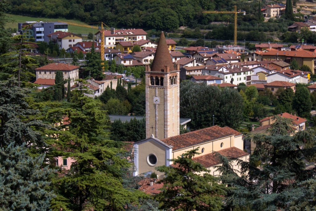 Torre campanaria della parrocchia di "Santa Maria ed Elisabetta" - Grezzana