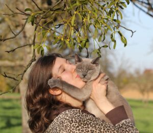 Ecco perché le persone che convivono con un gatto sono (obiettivamente) fantastiche