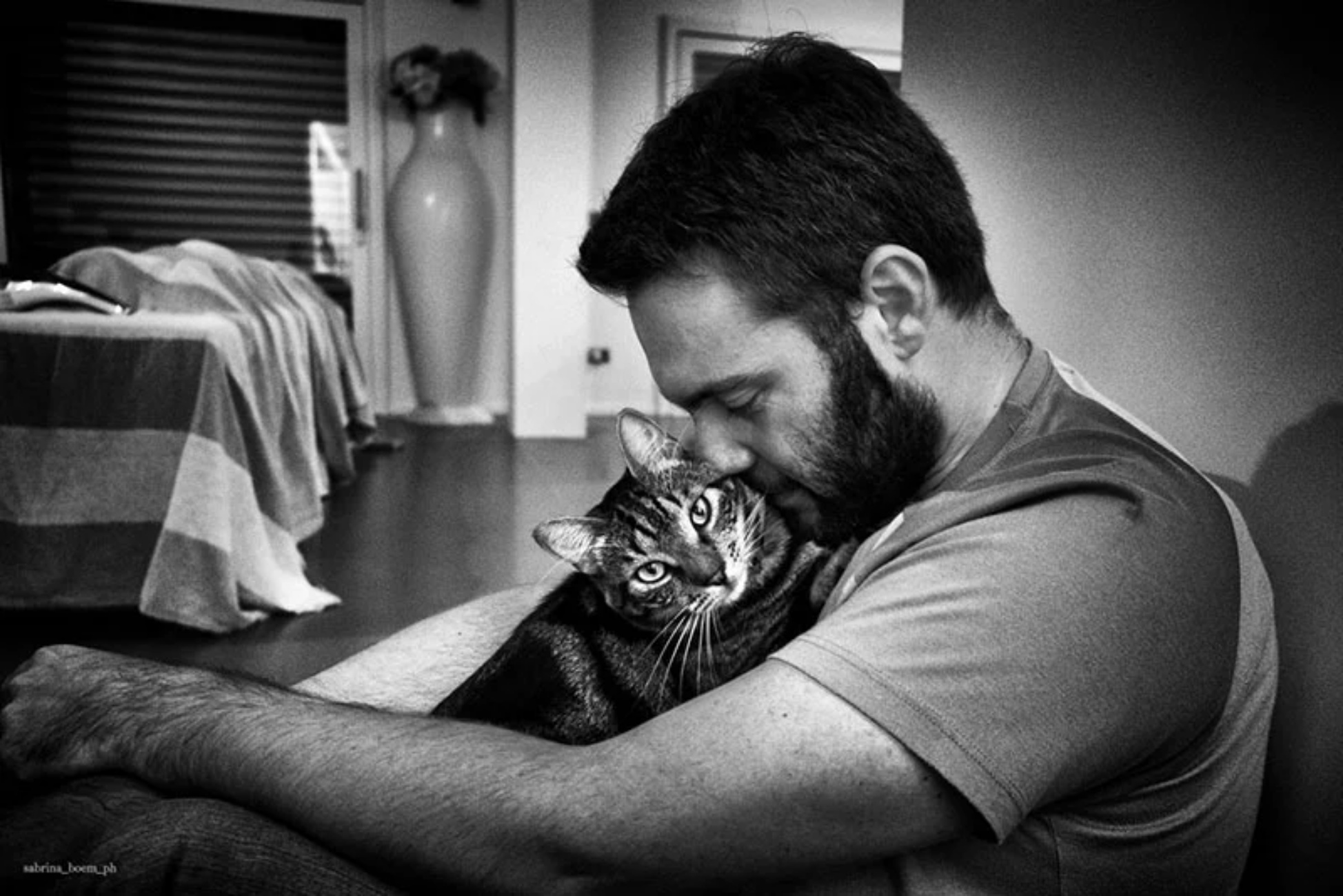 uomo e gatto