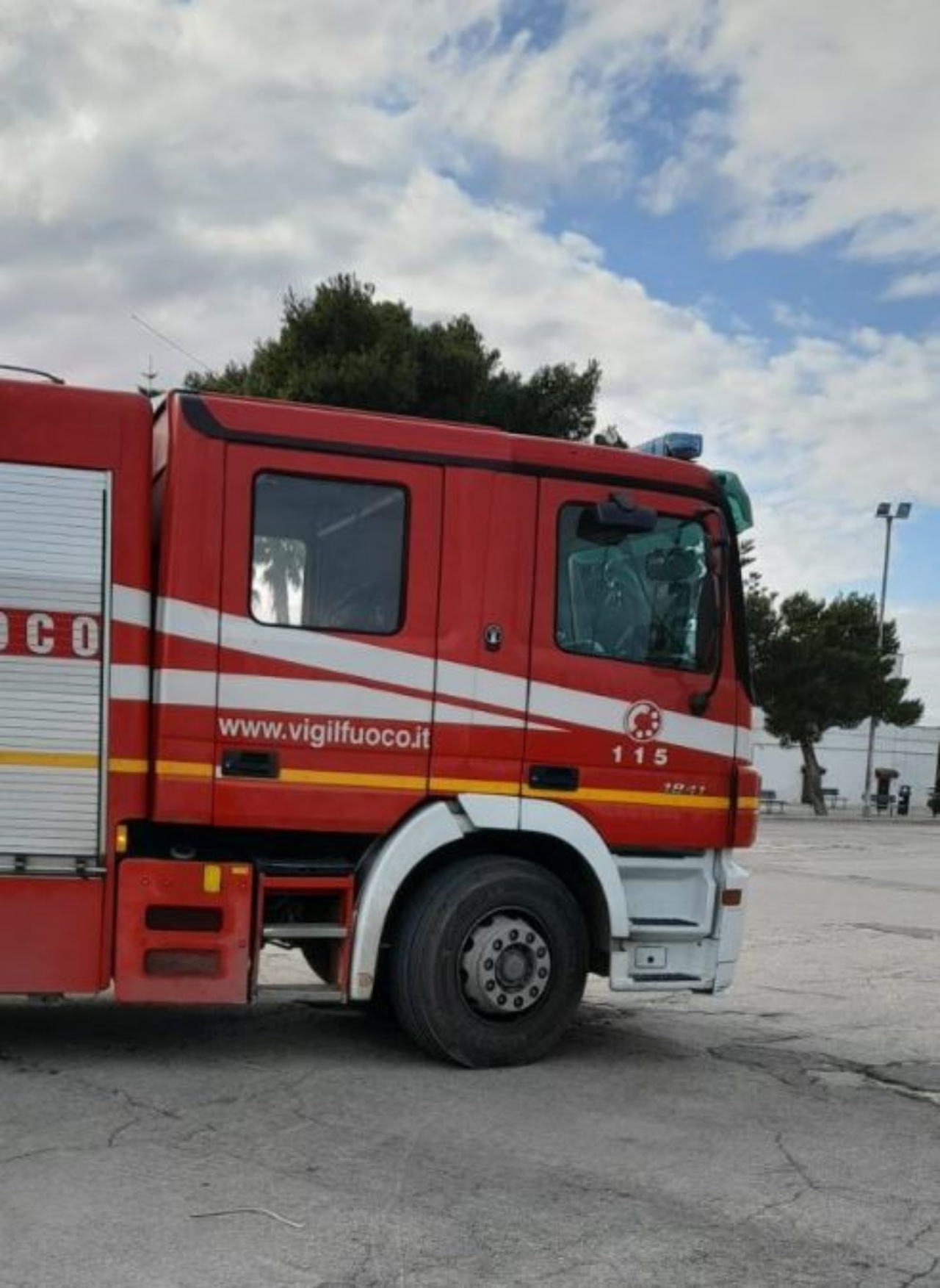 Un camion dei vigili del fuoco