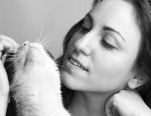 Esiste davvero l’imprinting felino? Come sappiamo a sapere se il gatto ci ama (davvero)